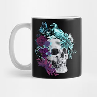 skull art with raven Mug